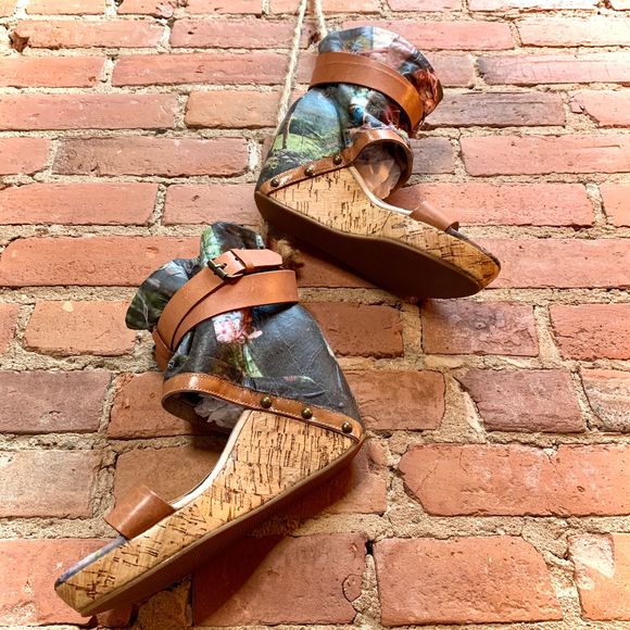 VINTAGE Redesigned Fabric Collage Wedges - Picture 11 of 12